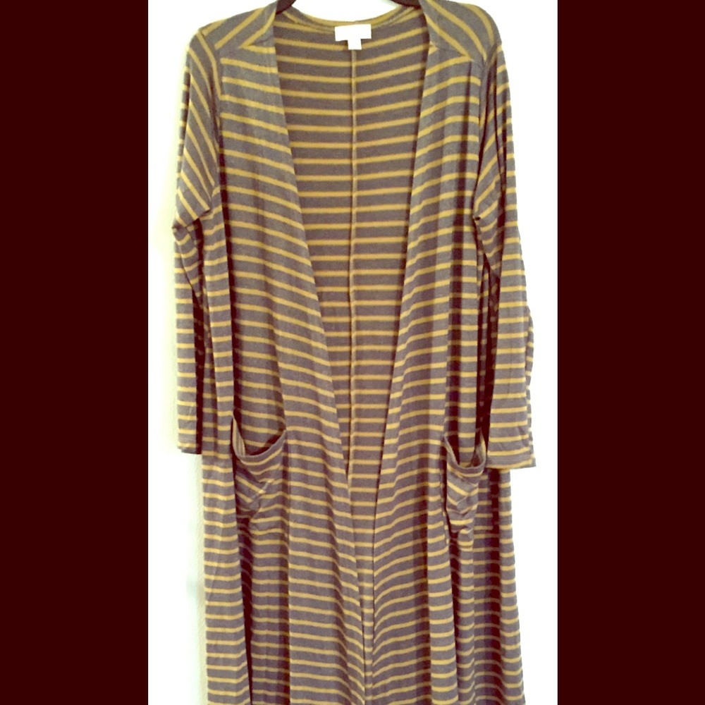 ✨Lularoe medium duster✨ - Picture 2 of 8
